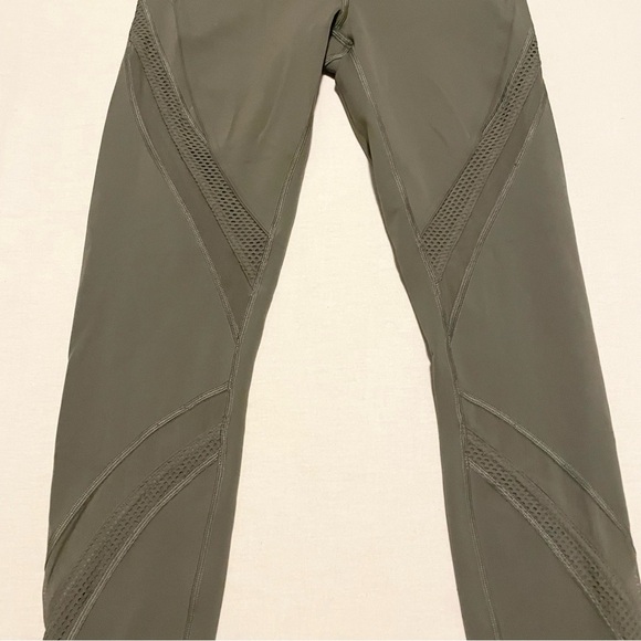 Lululemon Bootcamp Ready Tight Leggings Size 8 - Picture 3 of 15